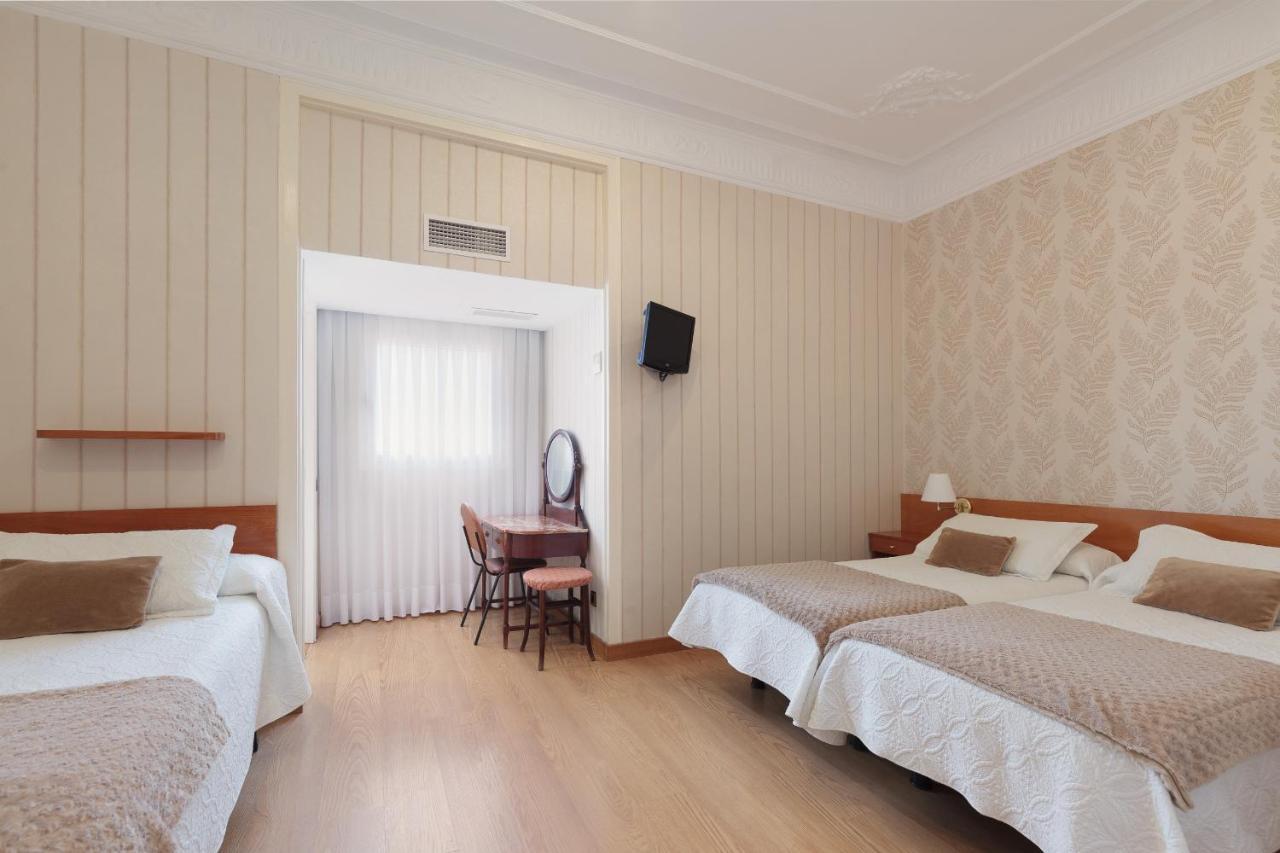 Hostal Oliva Barselona Dış mekan fotoğraf